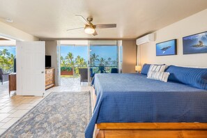 1 bedroom, iron/ironing board, Internet, bed sheets - Lovely penthouse with ocean views, beach access, 2 balconies & amazing location (Kihei)