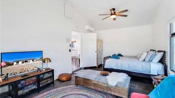 3 habitaciones, escritorio, tabla de planchar con plancha y wifi gratis