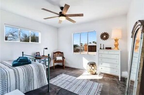 3 bedrooms, desk, iron/ironing board, travel cot