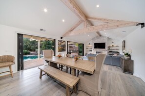 تناول الطعام