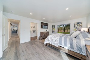 4 عدّة غرف نوم ومكواة/لوح كي وواي فاي مجانًا وملاءات أسرّة