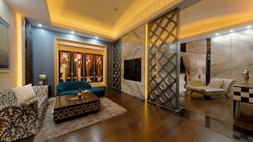 Deluxe Double Room | Free WiFi, bed sheets