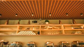 Daily buffet breakfast for a fee