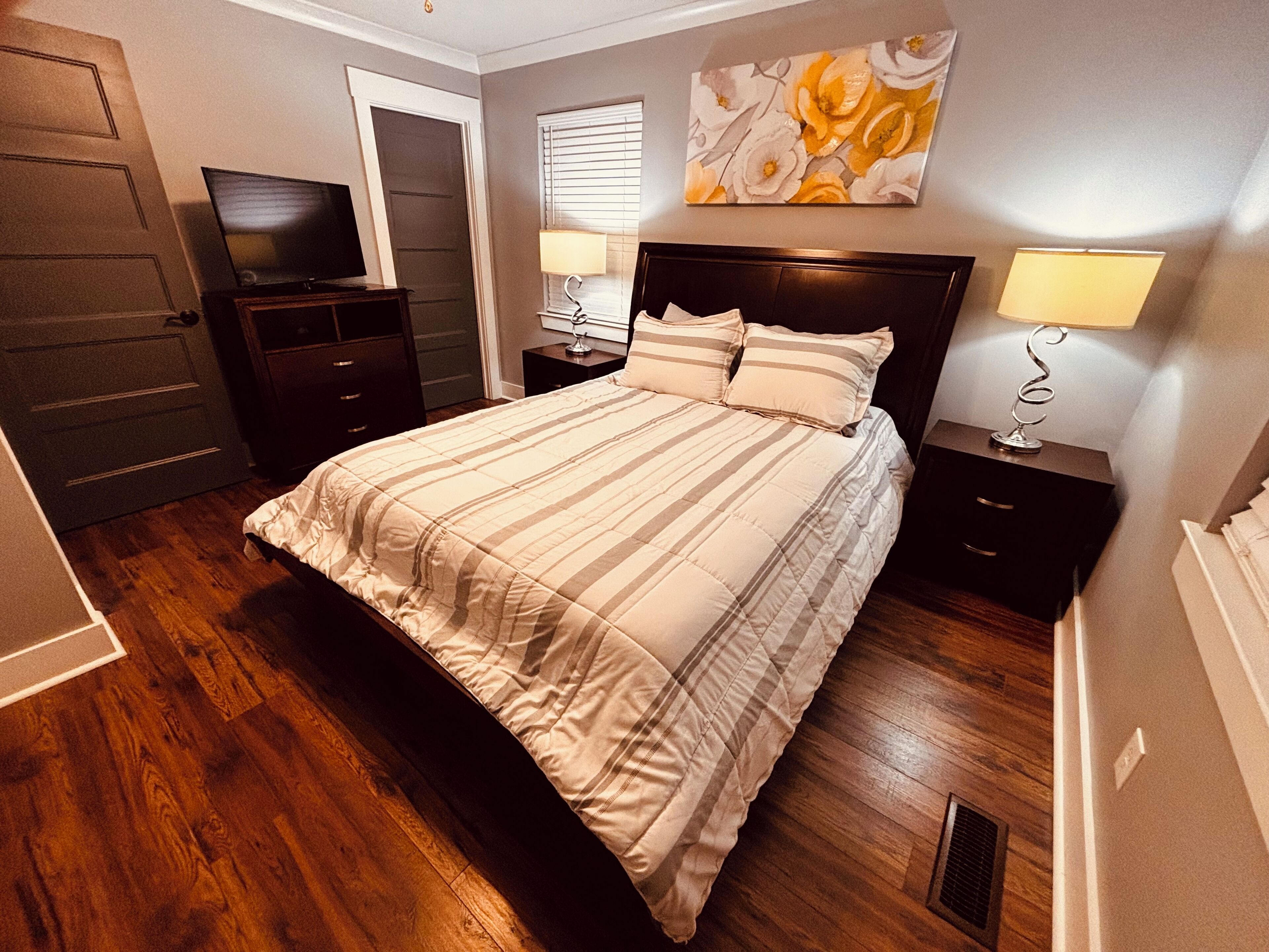 3 chambres, fer et planche à repasser, Wi-Fi, draps fournis