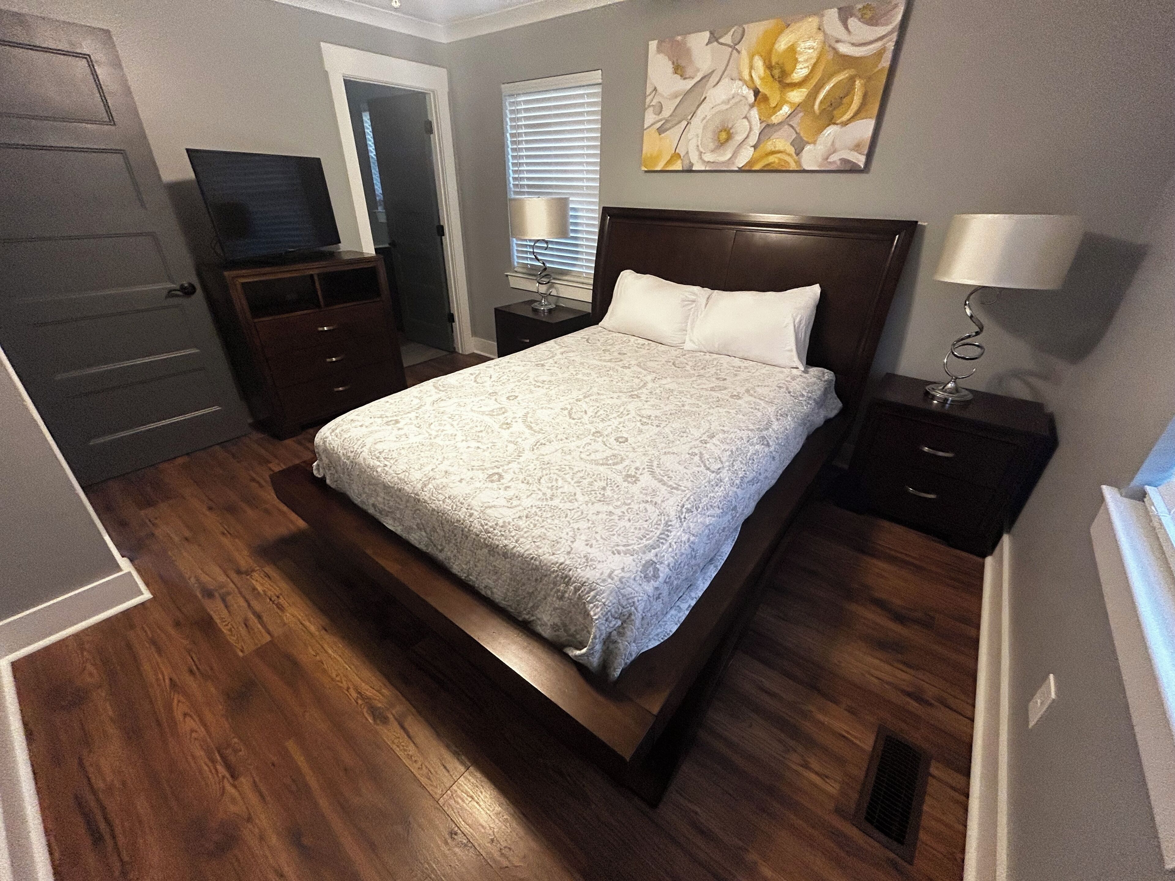 3 chambres, fer et planche à repasser, Wi-Fi, draps fournis