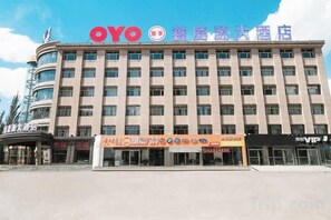 Unclassified image, 3 of 6, button - Xinluyuan Hotel (Tumed Right Banner)