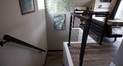 NEW Cozy Studio Loft w/ Private Rooftop Patio