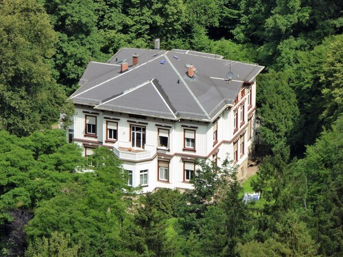 Living on the edge of the "Thuringian Forest" nature reserve in Spindler Villa