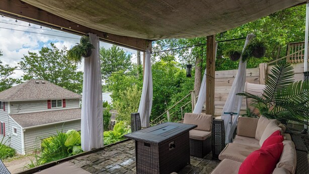 Terrace/patio - Beautiful House overlooking Lake Chemung, with a Private Chef Tasting option. (Howell)