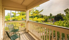 Grand Penthouse, 1 Katil Raja (King), Jetted Tub, City View | Teres/patio