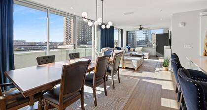 Penthouse @ 175 LEX -Walk to Rupp Arena on Main St