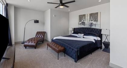 Penthouse @ 175 LEX -Walk to Rupp Arena on Main St