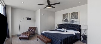 Penthouse @ 175 LEX -Walk to Rupp Arena on Main St