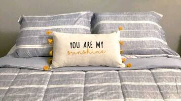 4 bedrooms, desk, iron/ironing board, free WiFi