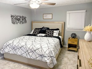 3 bedrooms, desk, iron/ironing board, free WiFi