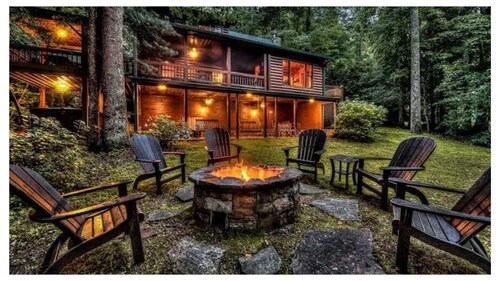 Directly on Big Creek/Hot Tub/Game Room/Outdoor Living Space/ Remote/True Cabin