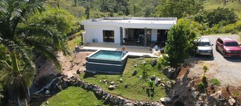 splendid villa with its infinity pool offering you a view of nature