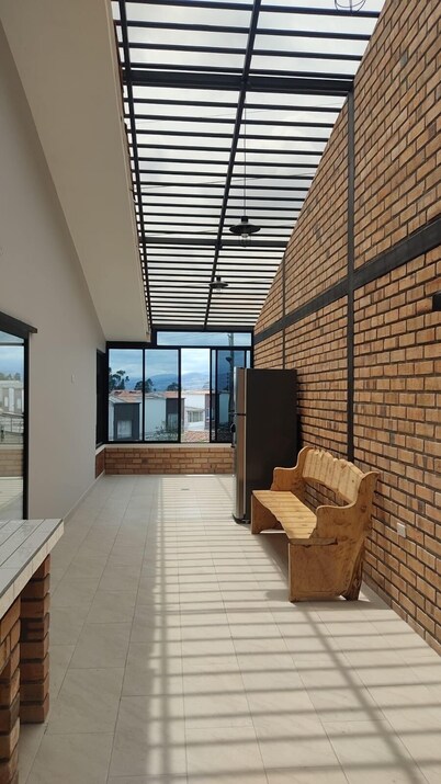 Cozy Apartment, Wood/fireplace, close to City