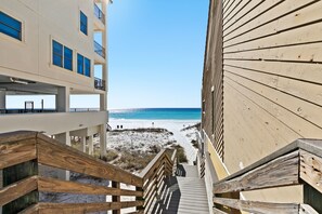 Property grounds - SeaJoy :  Short Walk to Private Access to the Beach and Community Pool (Destin)