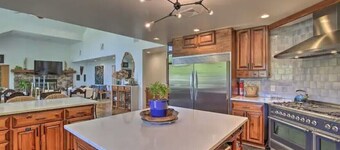 Wildflower Lotus Farm a Luxurious 5bd Home w/ Pool, Firepit and more