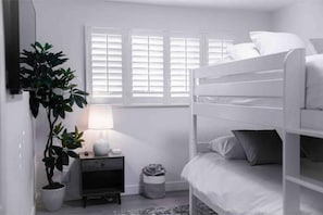 3 bedrooms, iron/ironing board, travel crib, free WiFi