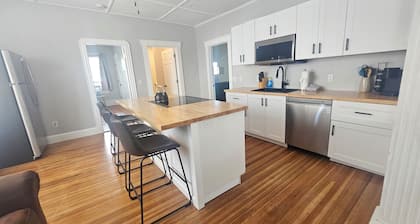 Downtown Living- 3BR- Pet Friendly- Parking