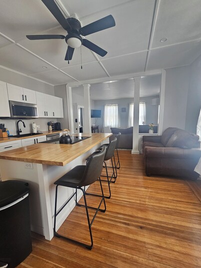 Downtown Living- Pet Friendly- Parking