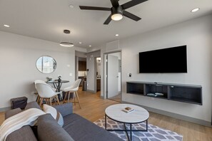 Smart TV - 175 LEX - Quiet Loft Near Rupp Arena & Restaurants (Lexington)