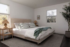 2 makuuhuonetta, silitysrauta/-lauta, ilmainen Wi-Fi, vuodevaatteet