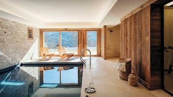 Inomhuspool och uppvÀrmd pool