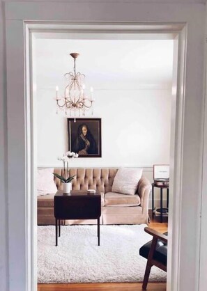 Interior - Magnolia Inn - January 2026 special. 3,000.00 for a 4 week stay! (Columbia)