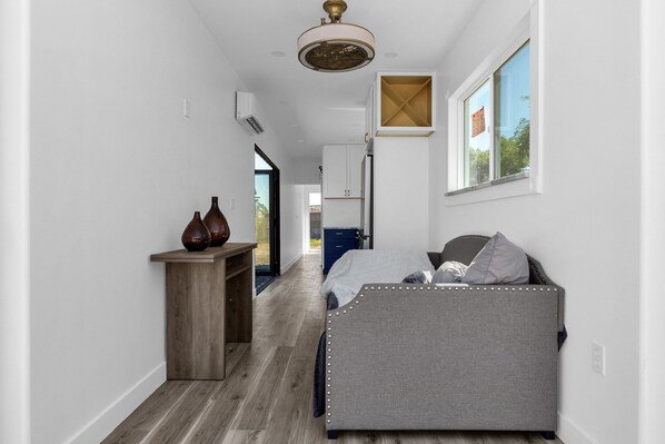 المنشأة من الداخل