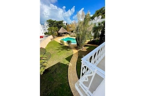 المنطقة المحيطة بالمنشأة