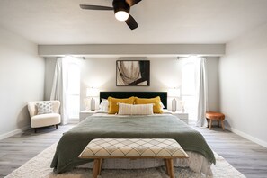 4 bedrooms, desk, iron/ironing board, travel crib