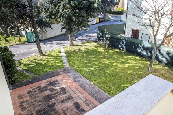 Property grounds - M315 - Marcelli, comfortable two-room apartment 200 meters from the sea (Marcelli)