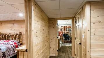 4 bedrooms, iron/ironing board, travel cot, free WiFi