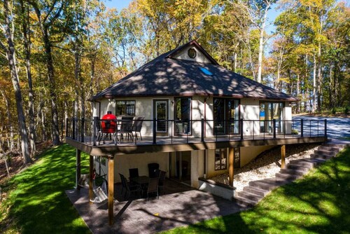 Thunder Hill Retreat - Spacious/Deck/Hot tub