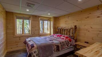 4 bedrooms, iron/ironing board, travel cot, free WiFi