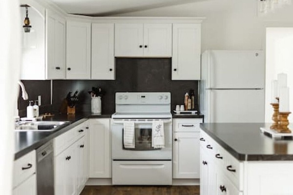 KĂŒhlschrank, Mikrowelle, Ofen, Herdplatte