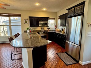 Fridge, microwave, oven, stovetop - Home on Beech Mountain (Beech Mountain)