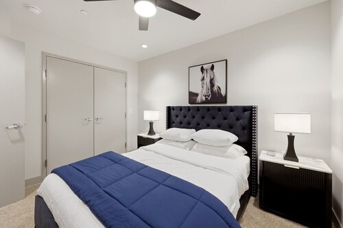 175 LEX - Two Bedroom Condo, Walkable Downtown!