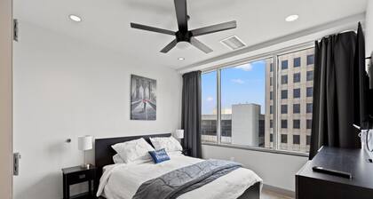 175 LEX - Two Bedroom Condo, Walkable Downtown!