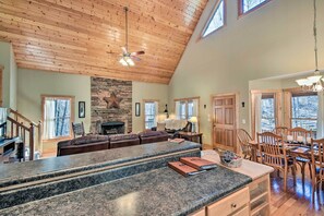 TV, fireplace, DVD player, books - Hot Tub & Hikes: Dahlonega Cabin - 4 Mi to Town! (Dahlonega)