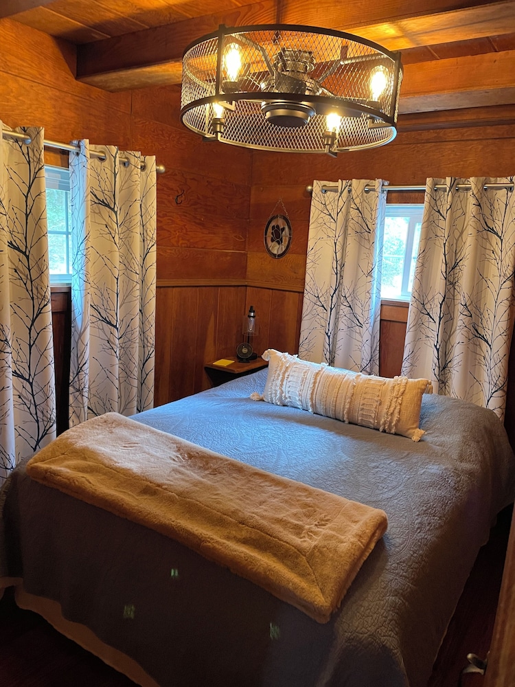 Sunset Cottage - Lakefront Cottage with Private Dock - Greentown | Vrbo