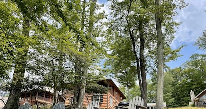 Sunset Cottage - Lakefront Cottage with Private Dock
