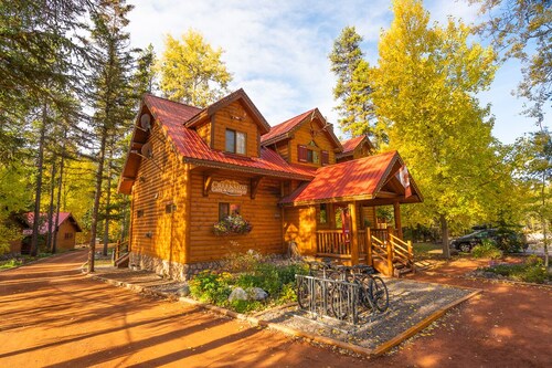 Baker Creek | Queen Cabin