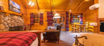 Baker Creek | Queen Cabin