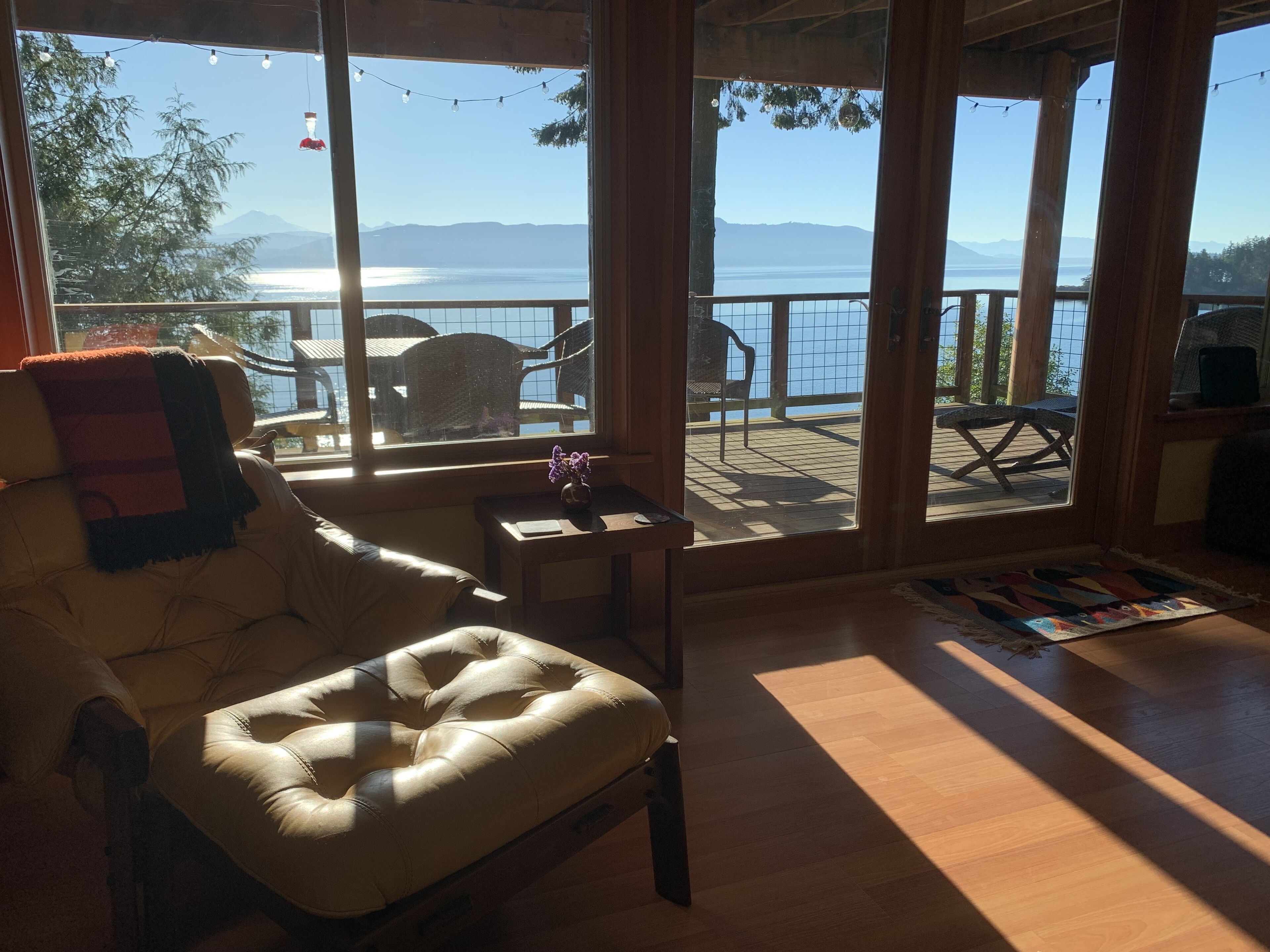 Private tranquil waterfront home - top deck hot tub and LI Estates Lake access. 