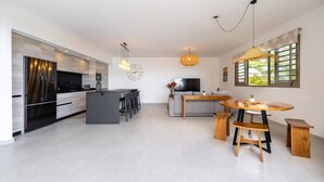 Interior - Villa Dolce Vita with Concierge (Puna'auia)