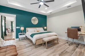 3 bedrooms, desk, iron/ironing board, travel crib